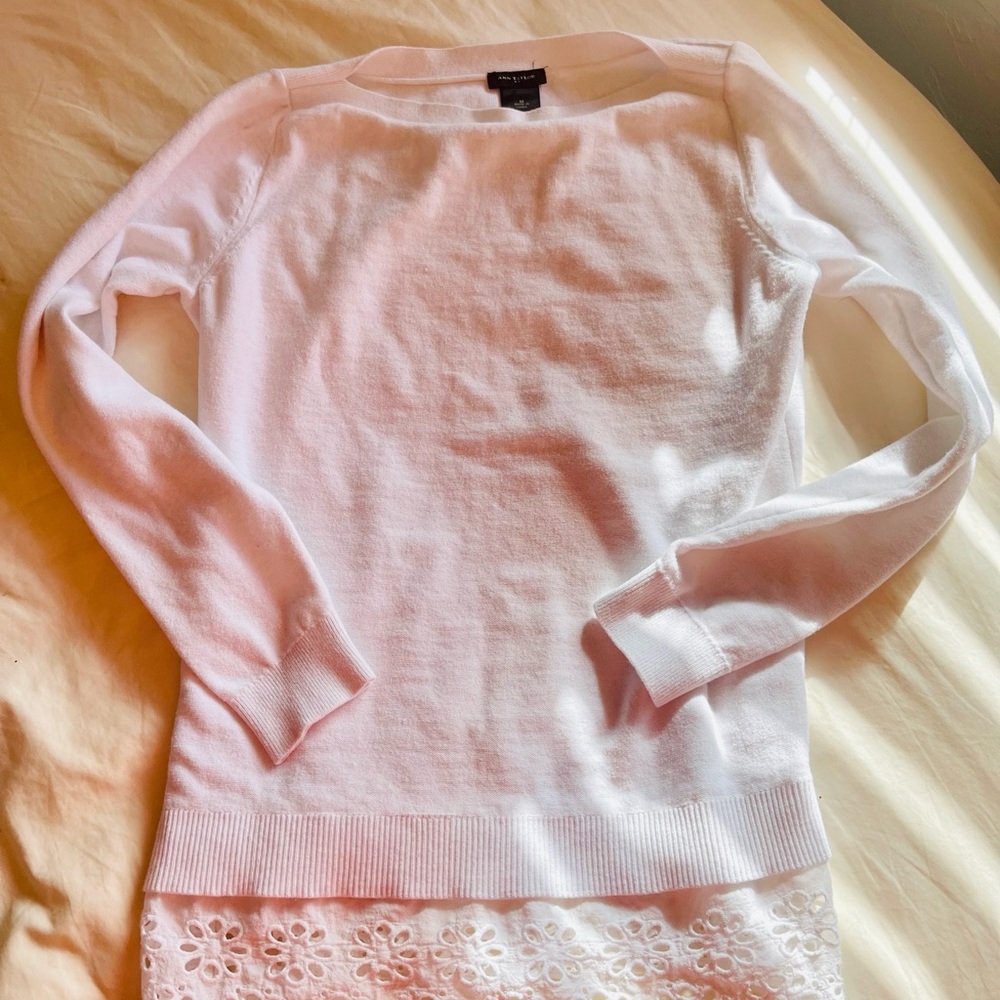 Anne Taylor size medium white Womens sweater with lace detail